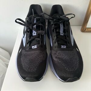 Brooks Launch 9 running shoes